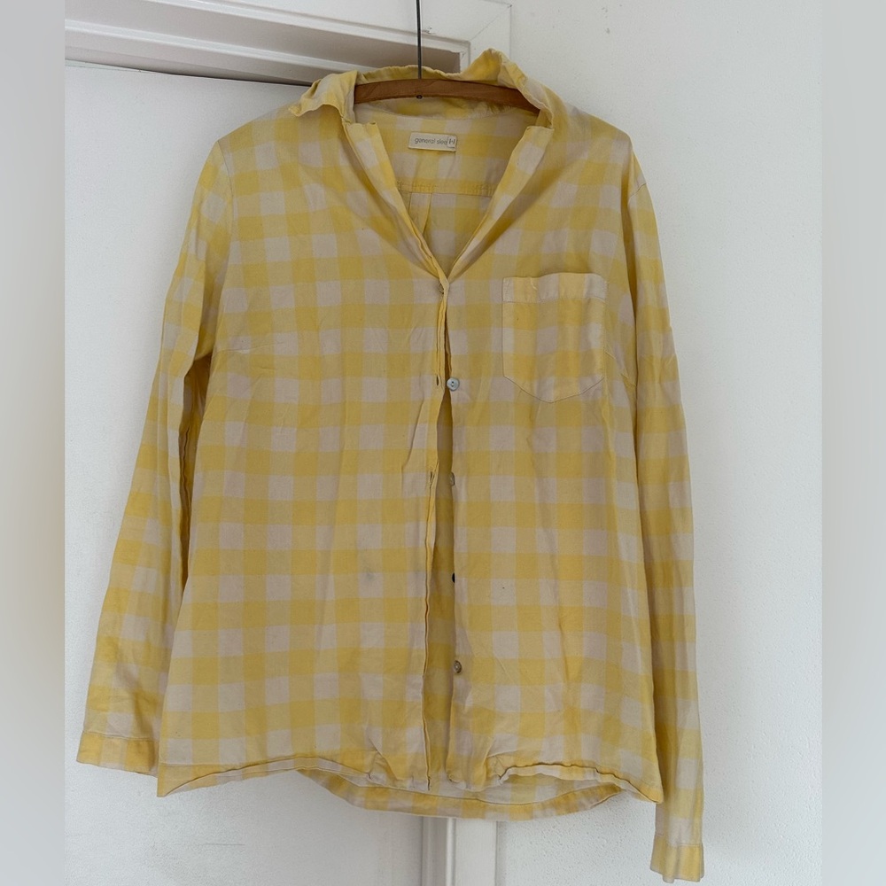 General sleep pajamas in pale yellow check